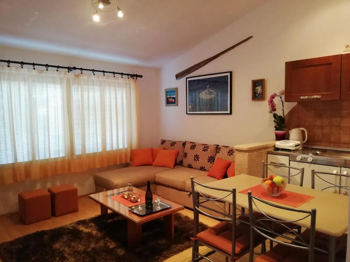 Adria Apartments location